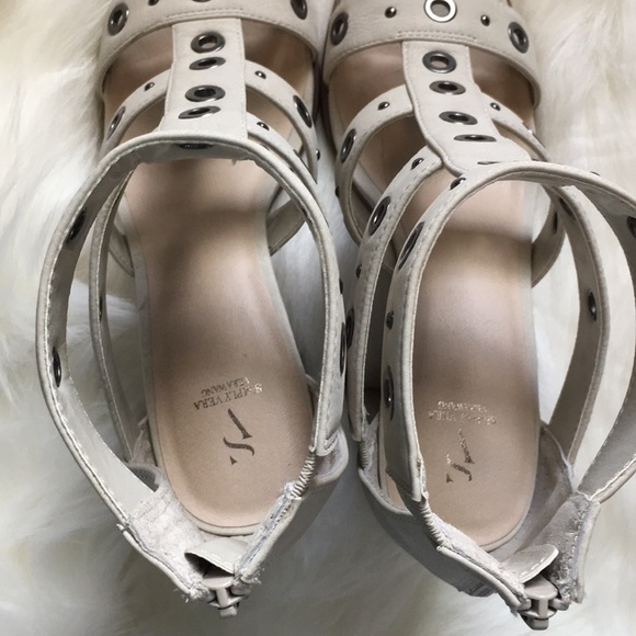 Simply Vera Vera Wang Gladiator Style Heel - Picture 9 of 13